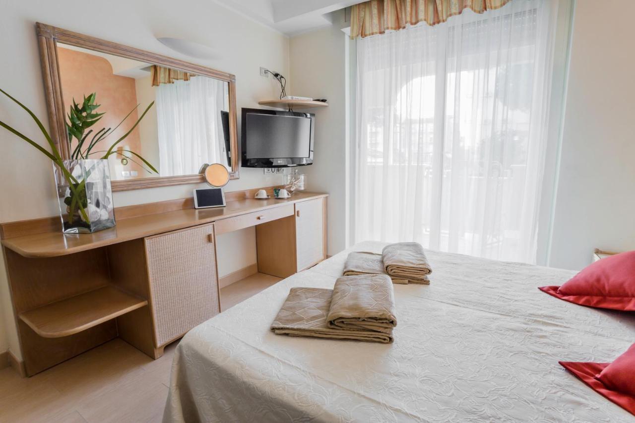 Hotel Derby Exclusive Milano Marittima Extérieur photo